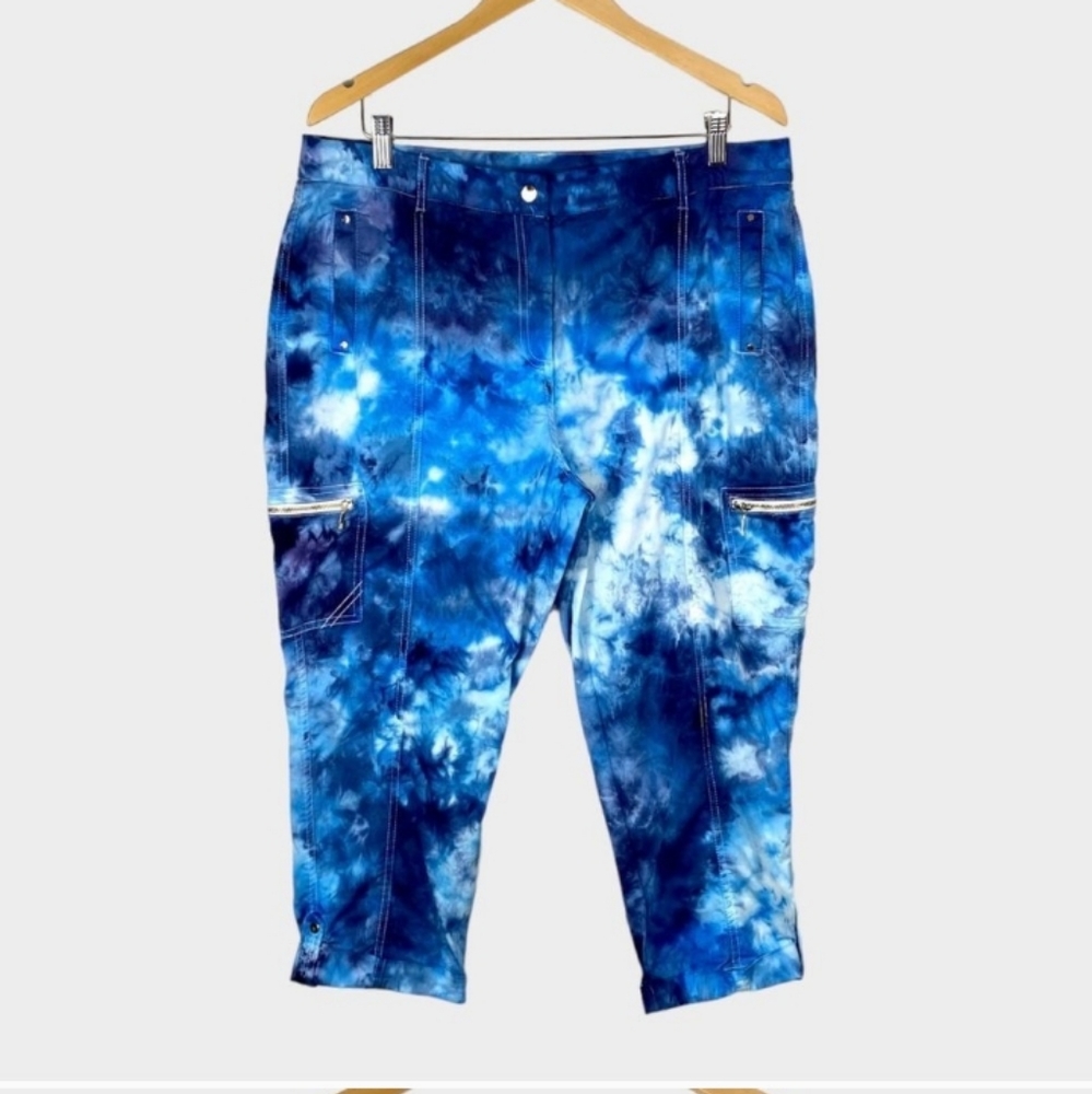 Chico's tie dyed 2.5 L Crop Pants Ice Dyed